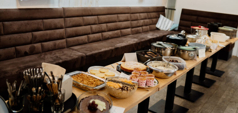 Buffet mit unterschiedlichem Essen